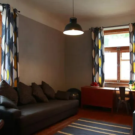 Apartment Charming Old Town Flat - Free Private Parking *