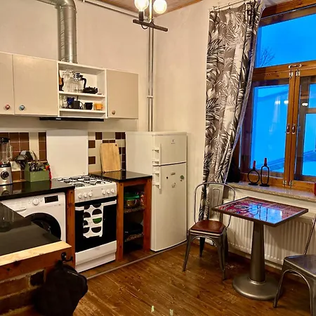 Apartment Charming Old Town Flat - Free Private Parking *